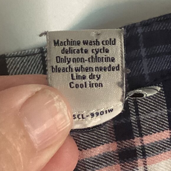 Bass Plaid Button-Up Shirt – Smocked Shoulders, Roll Cuffs – Size XL - Picture 5 of 7